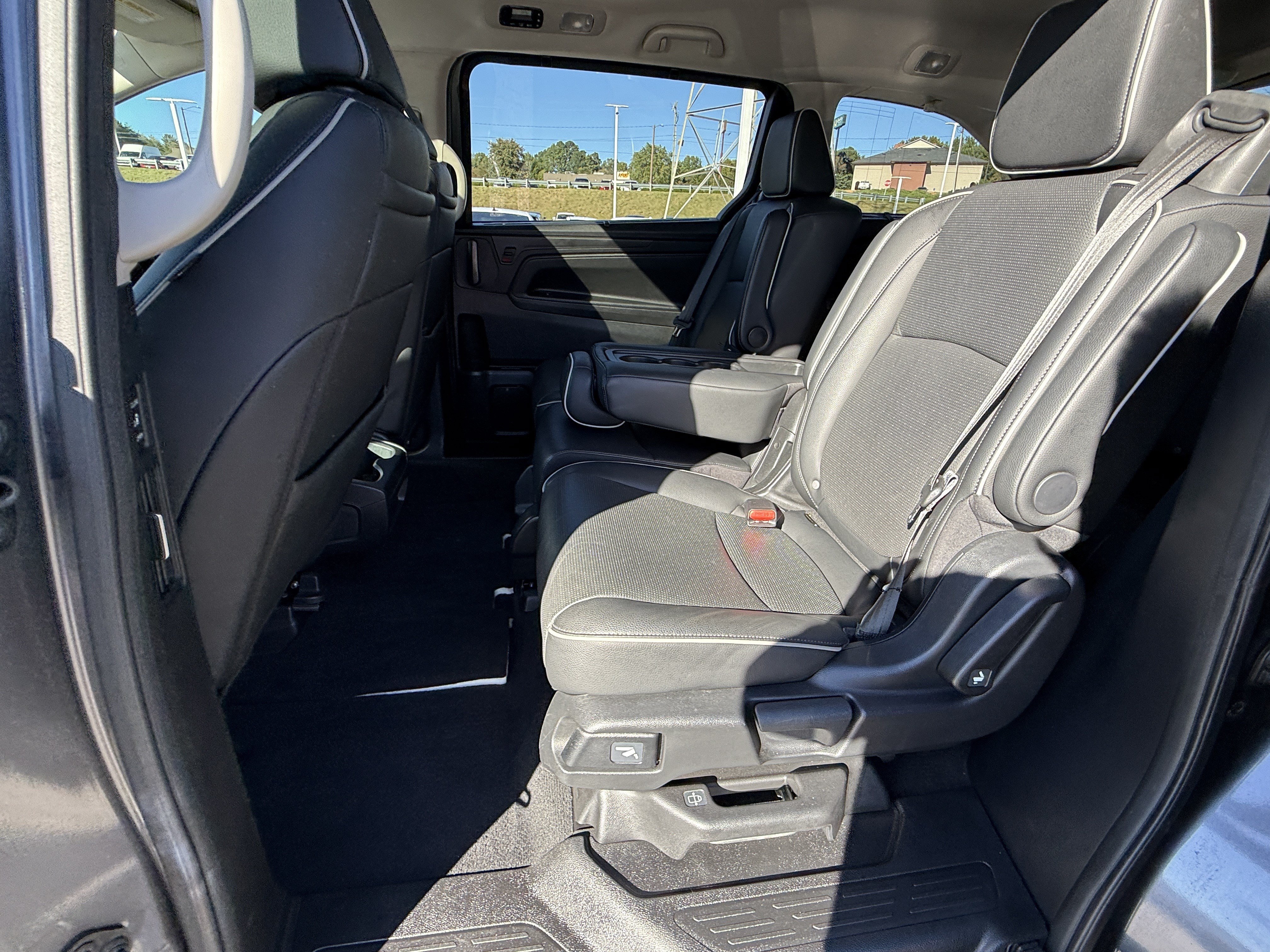 Certified 2025 Honda Odyssey Elite image 32