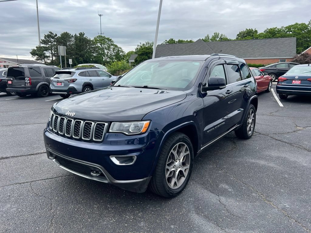 Used 2018 Jeep Grand Cherokee Limited AWD/4WD image 2