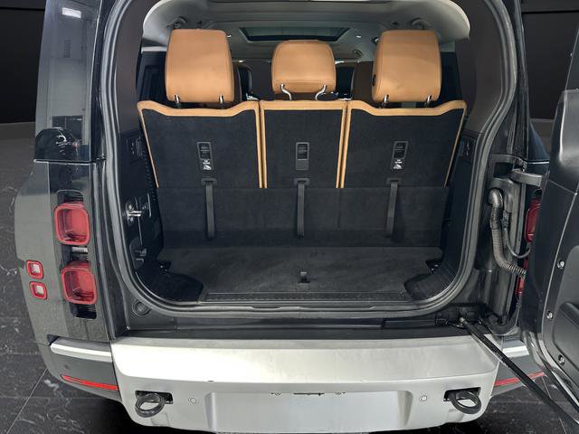 Used 2023 Land Rover Defender 130 First Edition image 15