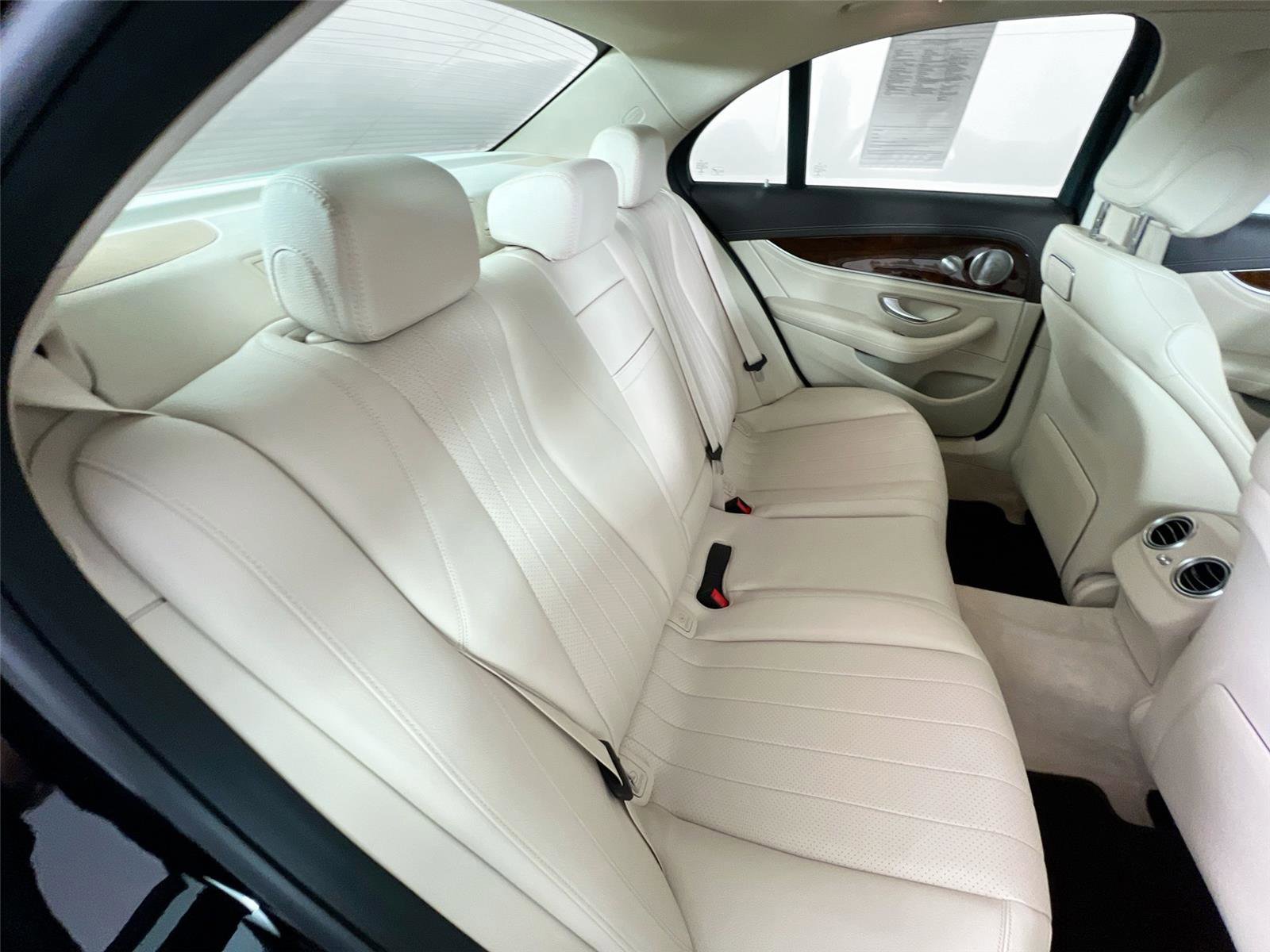 Certified 2019 Mercedes-Benz E 300 4MATIC image 27