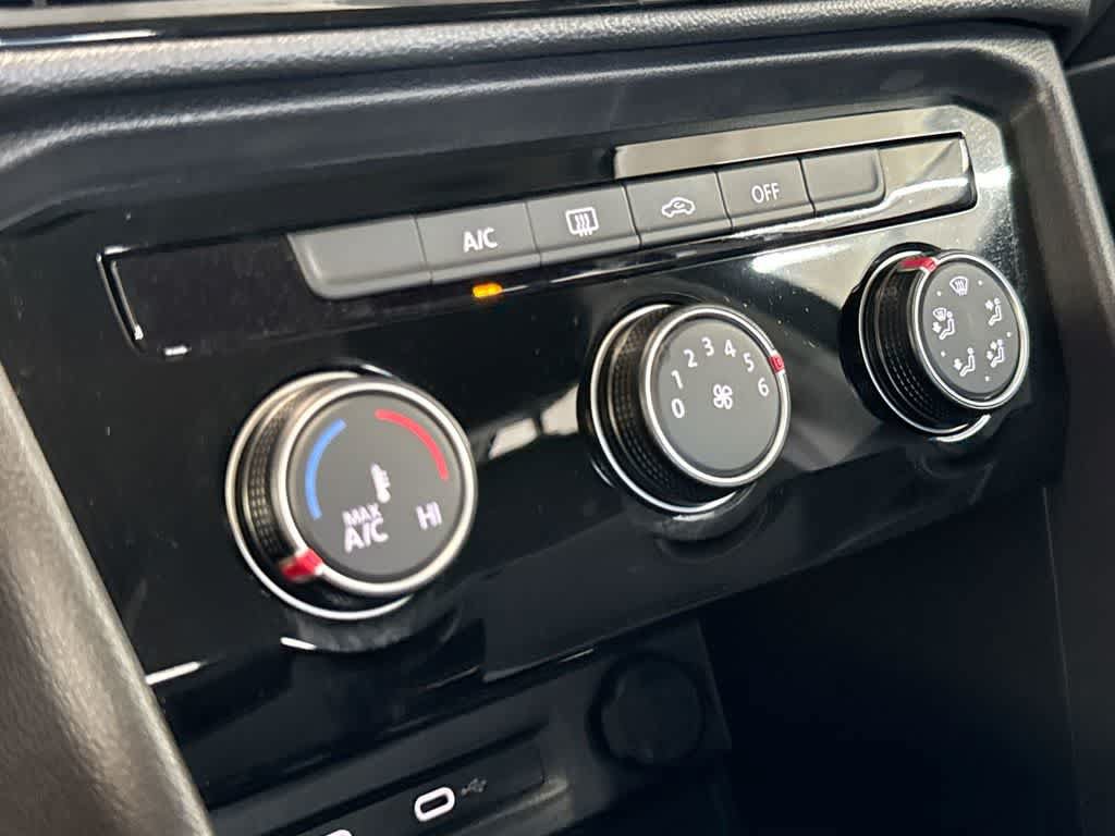 Certified 2024 Volkswagen Taos S FWD image 19