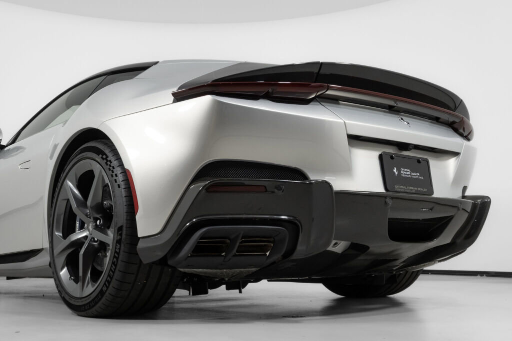 Used 2025 Ferrari 12Cilindri image 17