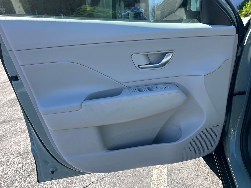 Used 2024 Hyundai Kona Limited AWD/4WD image 20