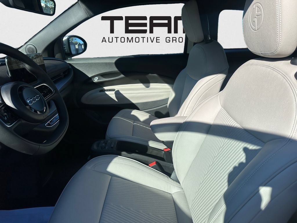 New 2025 FIAT 500 e FWD image 24