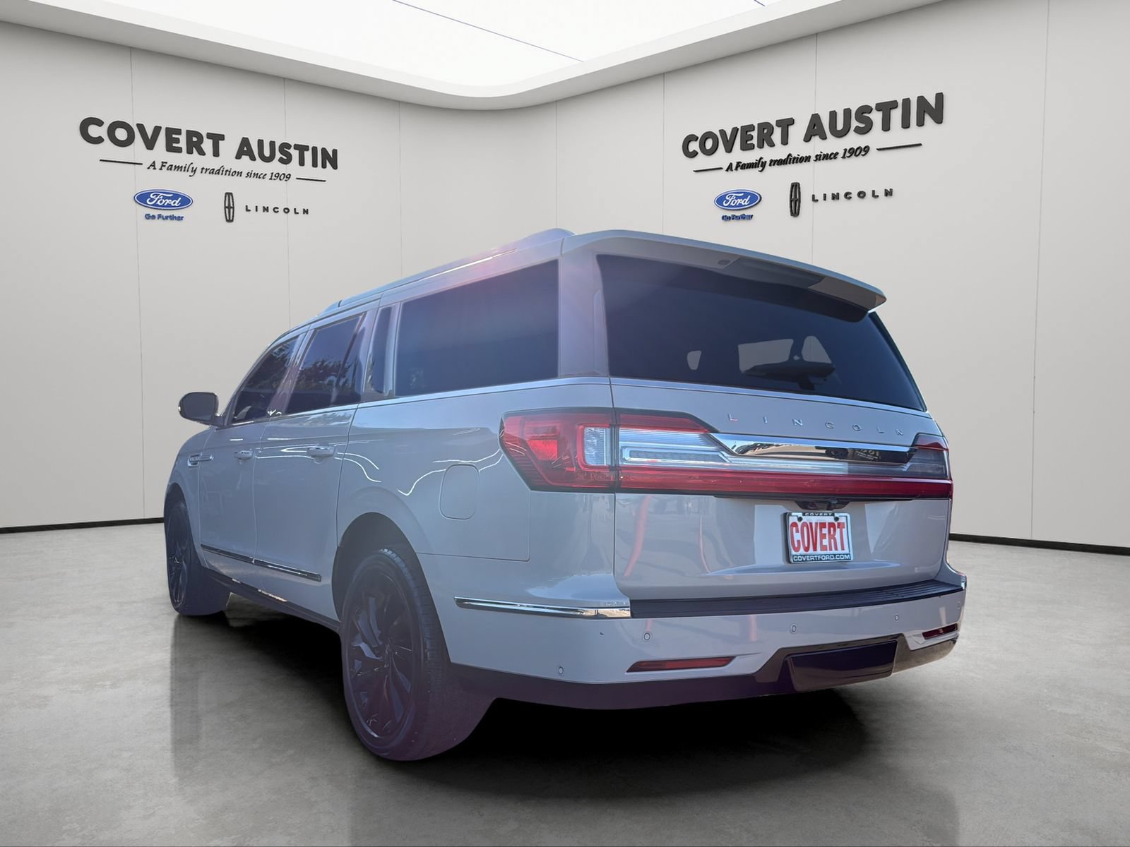 Used 2021 Lincoln Navigator L Reserve AWD/4WD image 3