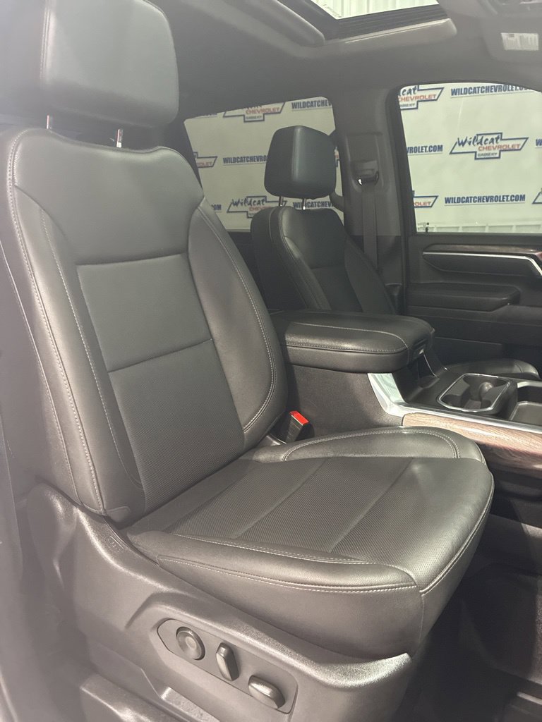 Used 2025 Chevrolet Silverado 2500 LTZ w/ LTZ Premium Package AWD/4WD image 46