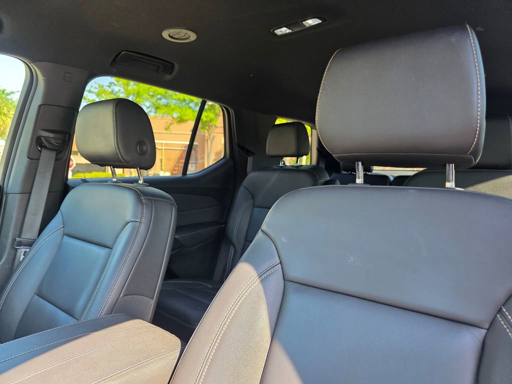 Used 2023 Chevrolet Traverse LT FWD image 10