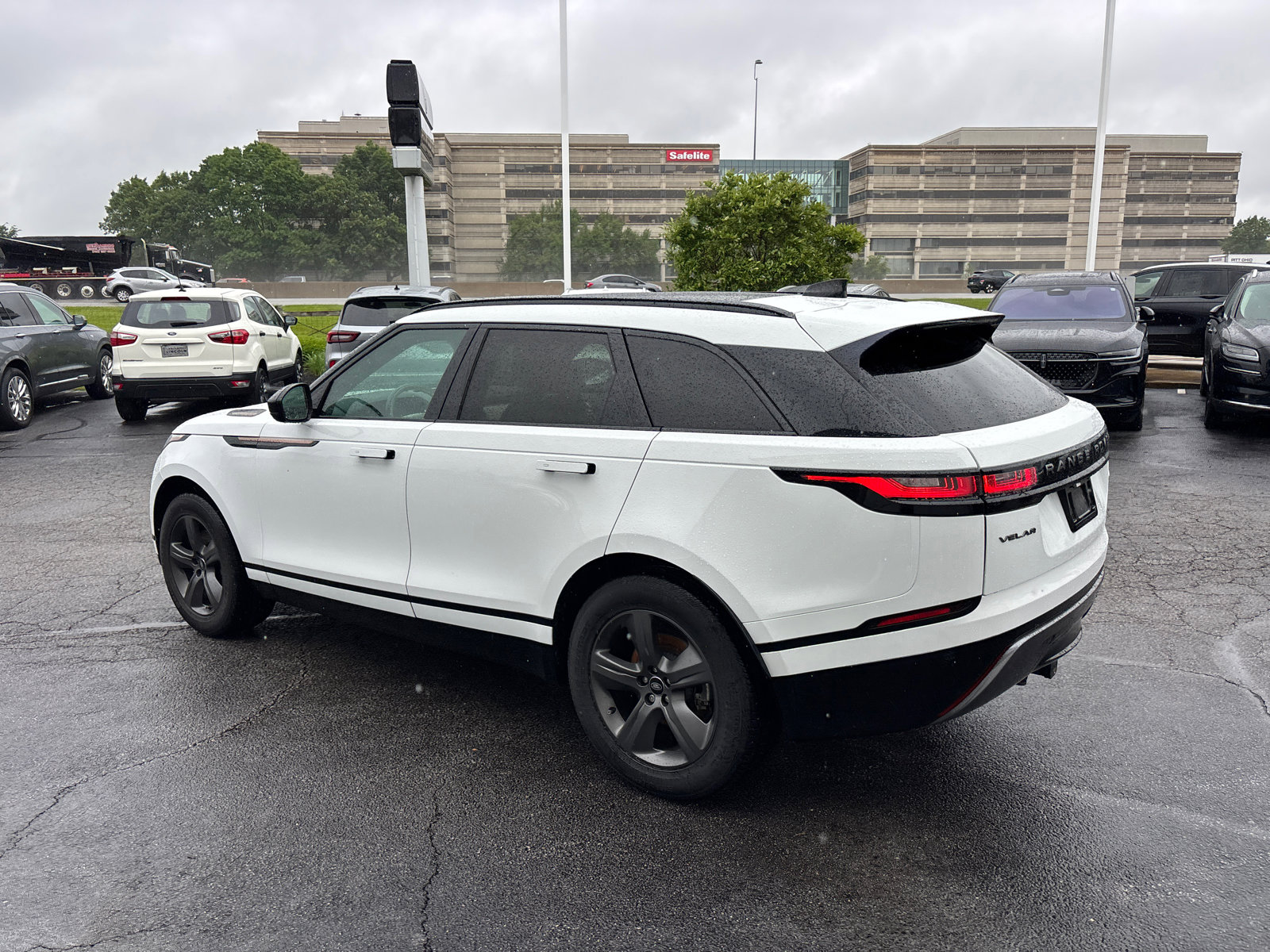 Used 2022 Land Rover Range Rover Velar R-Dynamic S AWD/4WD image 5