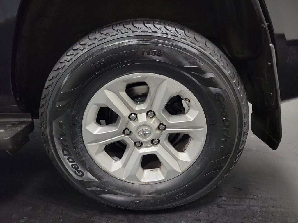 Used 2017 Toyota 4Runner SR5 Premium AWD/4WD image 10