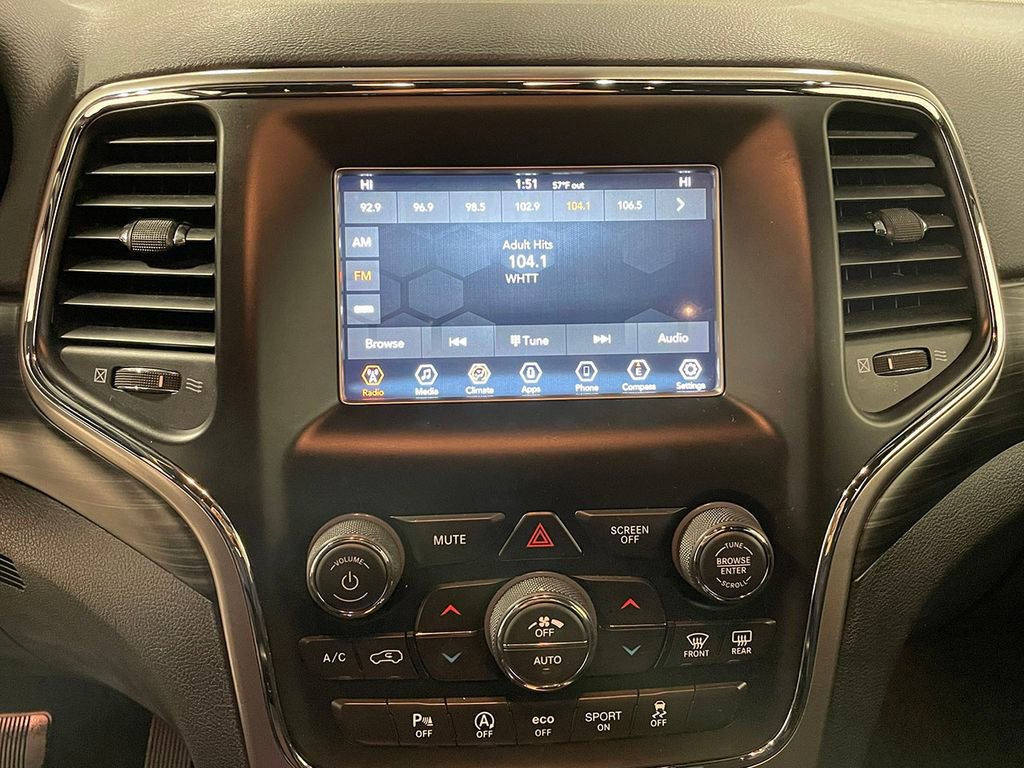 Used 2019 Jeep Grand Cherokee Laredo image 32