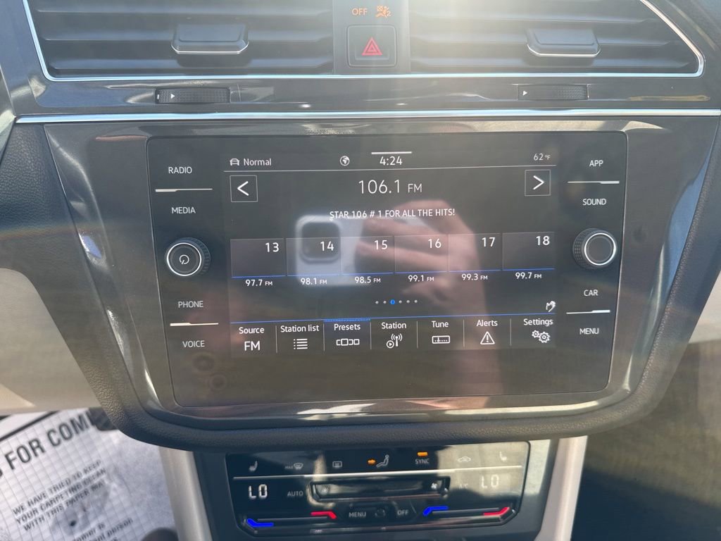 Used 2022 Volkswagen Tiguan SE image 14