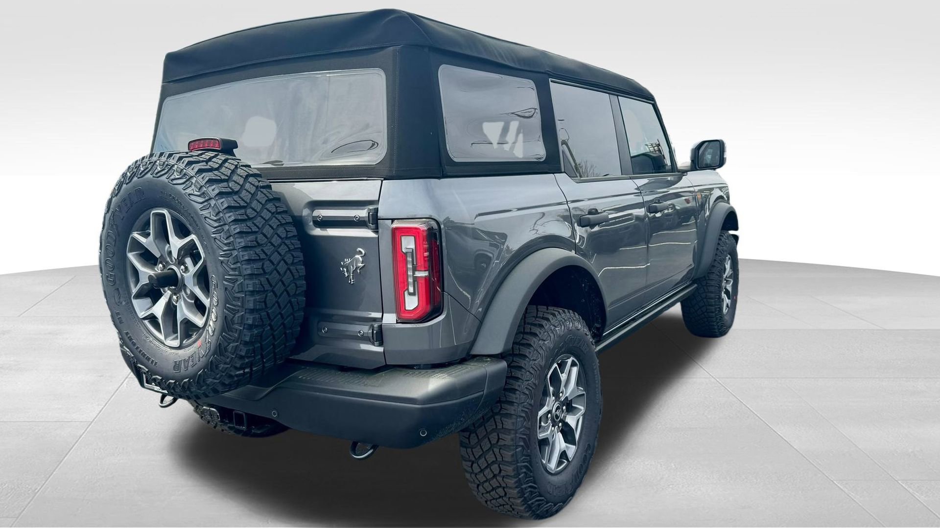 New 2025 Ford Bronco Badlands image 10