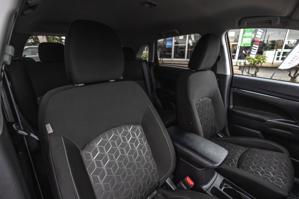 Used 2023 Mitsubishi Outlander Sport ES AWD/4WD image 27