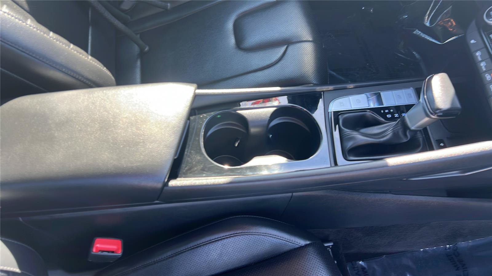 Used 2025 Hyundai Elantra Limited FWD image 15