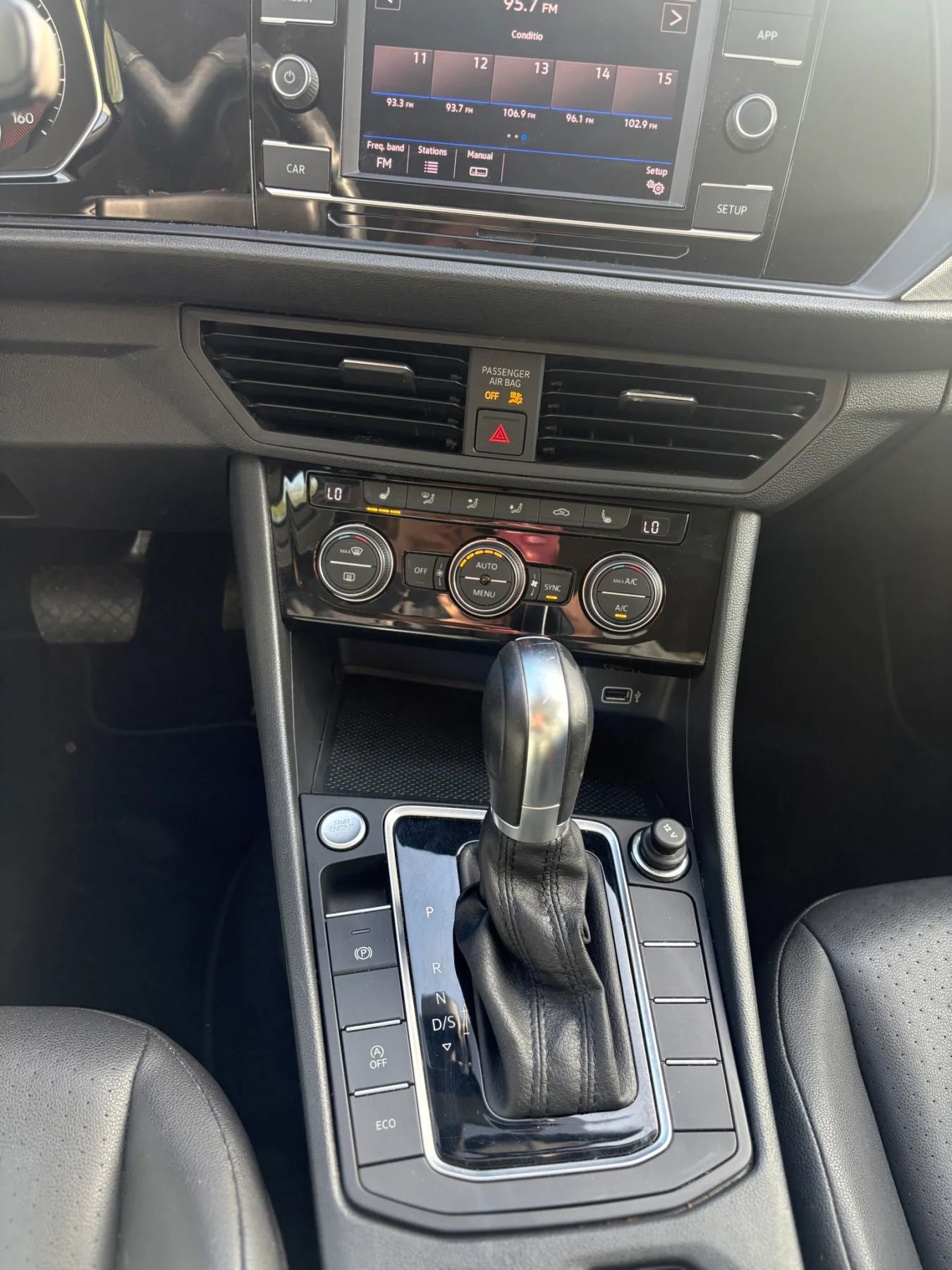 Used 2019 Volkswagen Jetta SE image 43