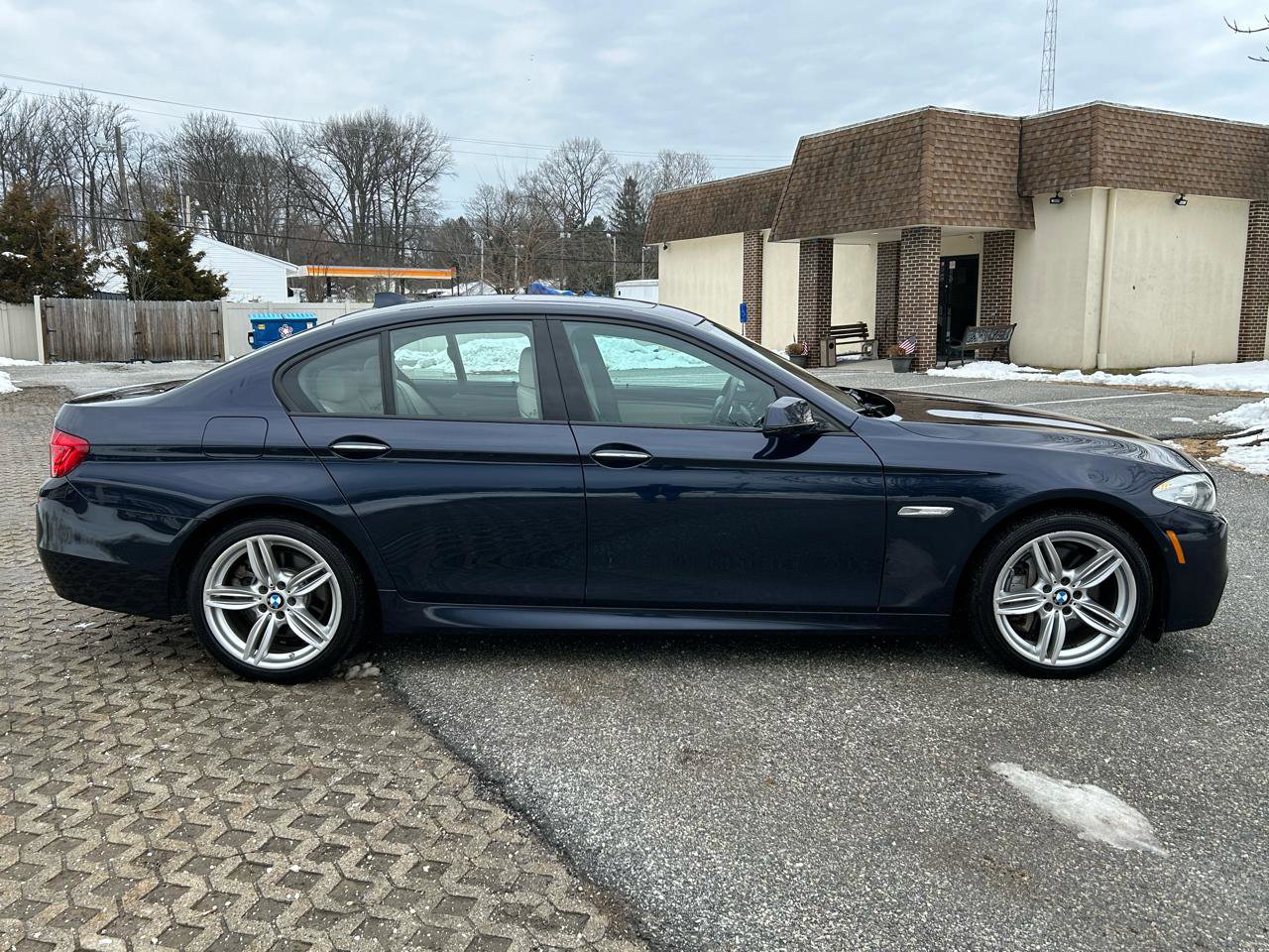 Used 2013 BMW 550i xDrive Sedan image 4
