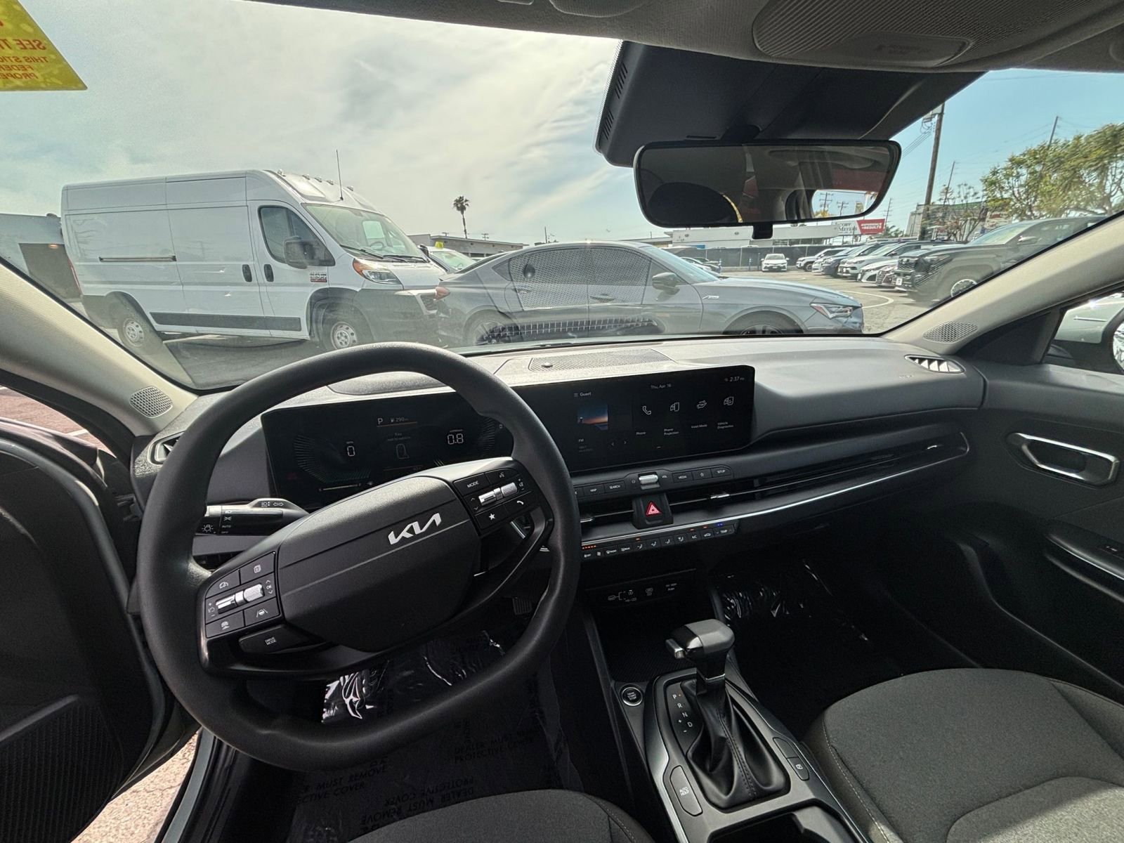 Used 2025 Kia K4 LXS image 36