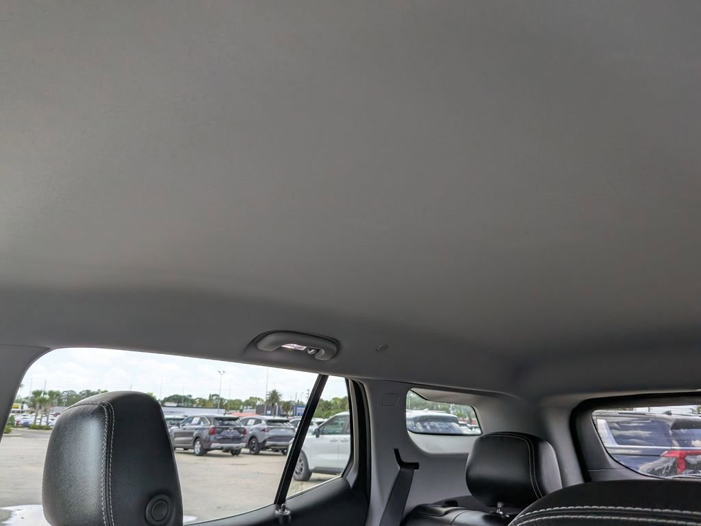 Used 2024 GMC Terrain SLT FWD image 23