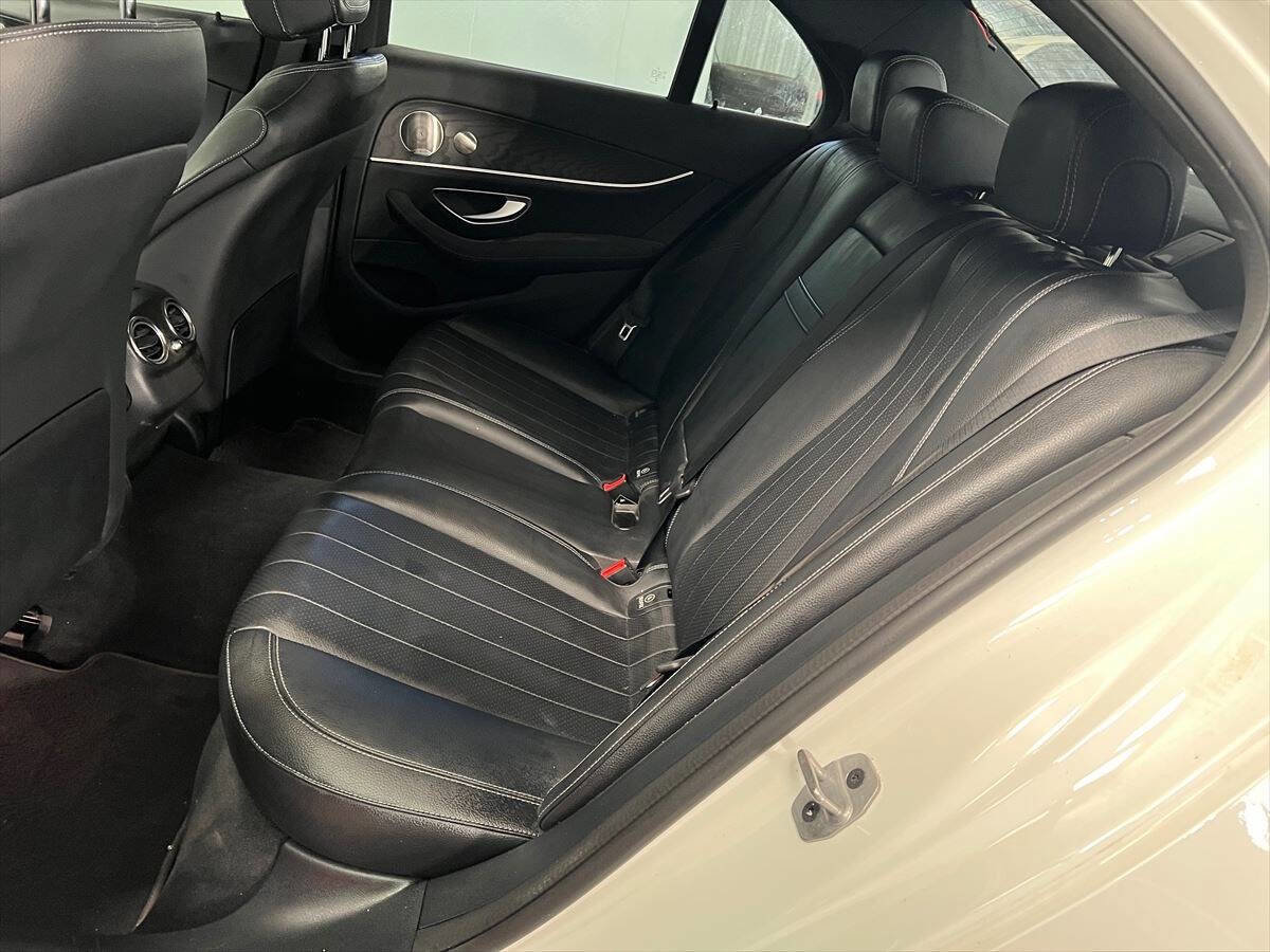 Used 2023 Mercedes-Benz E 350 4MATIC Sedan image 9