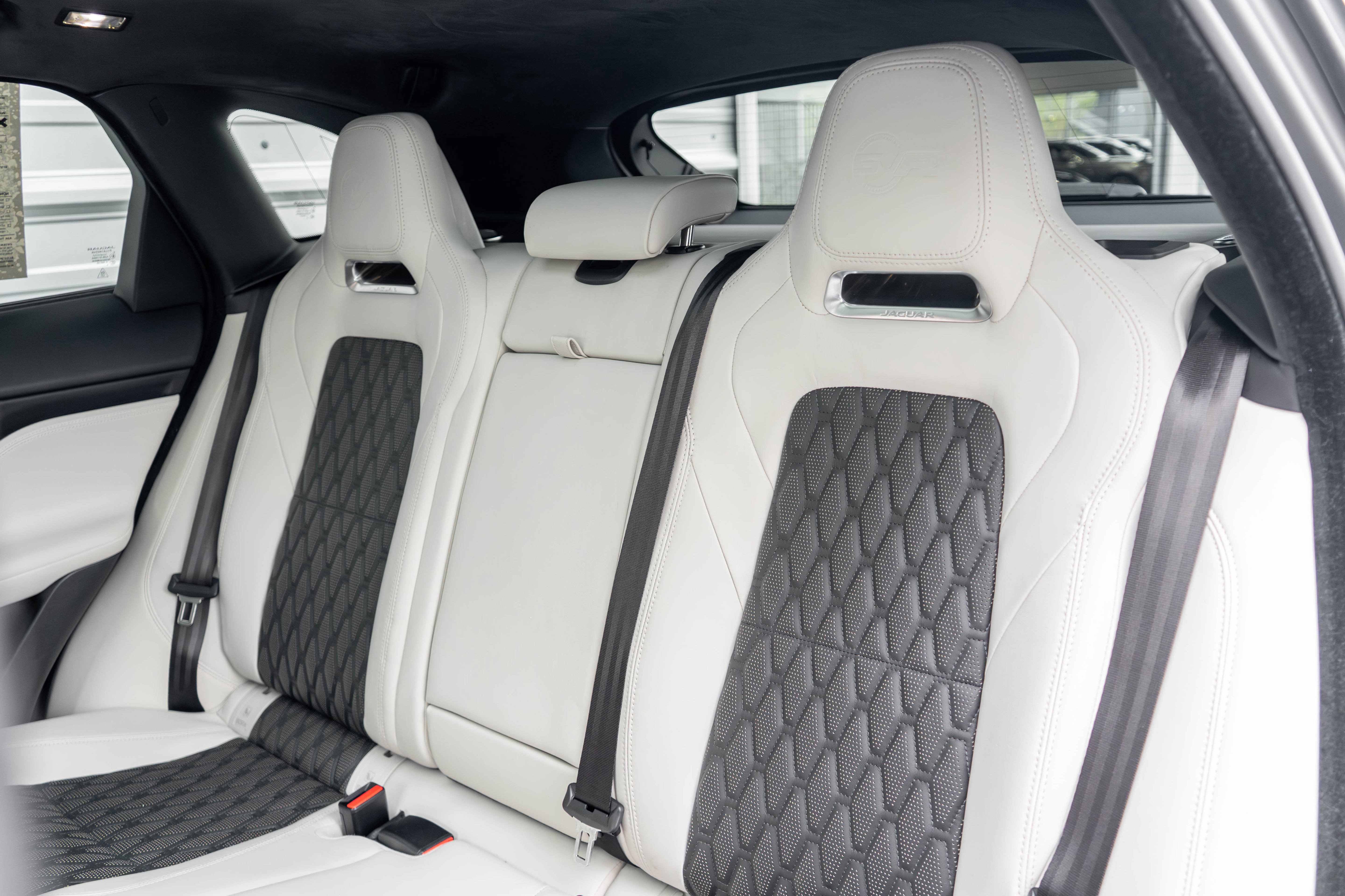 Used 2019 Jaguar F-PACE SVR AWD/4WD image 32