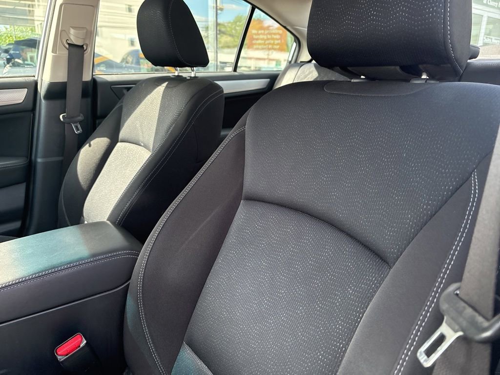 Used 2018 Subaru Legacy 2.5i Premium w/ Moonroof Package AWD/4WD image 8