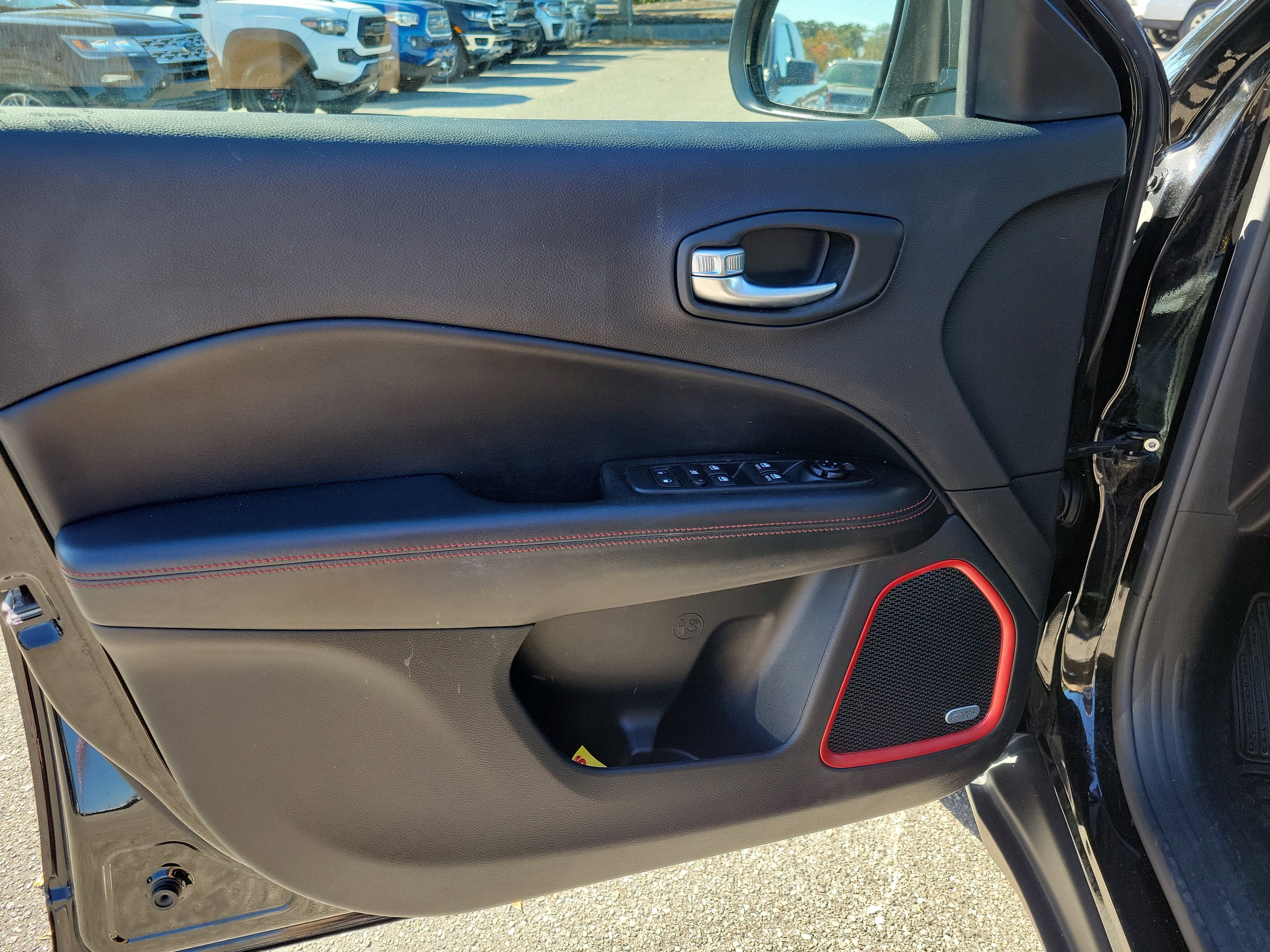 Used 2020 Jeep Compass Trailhawk w/ Leather Interior Group image 5