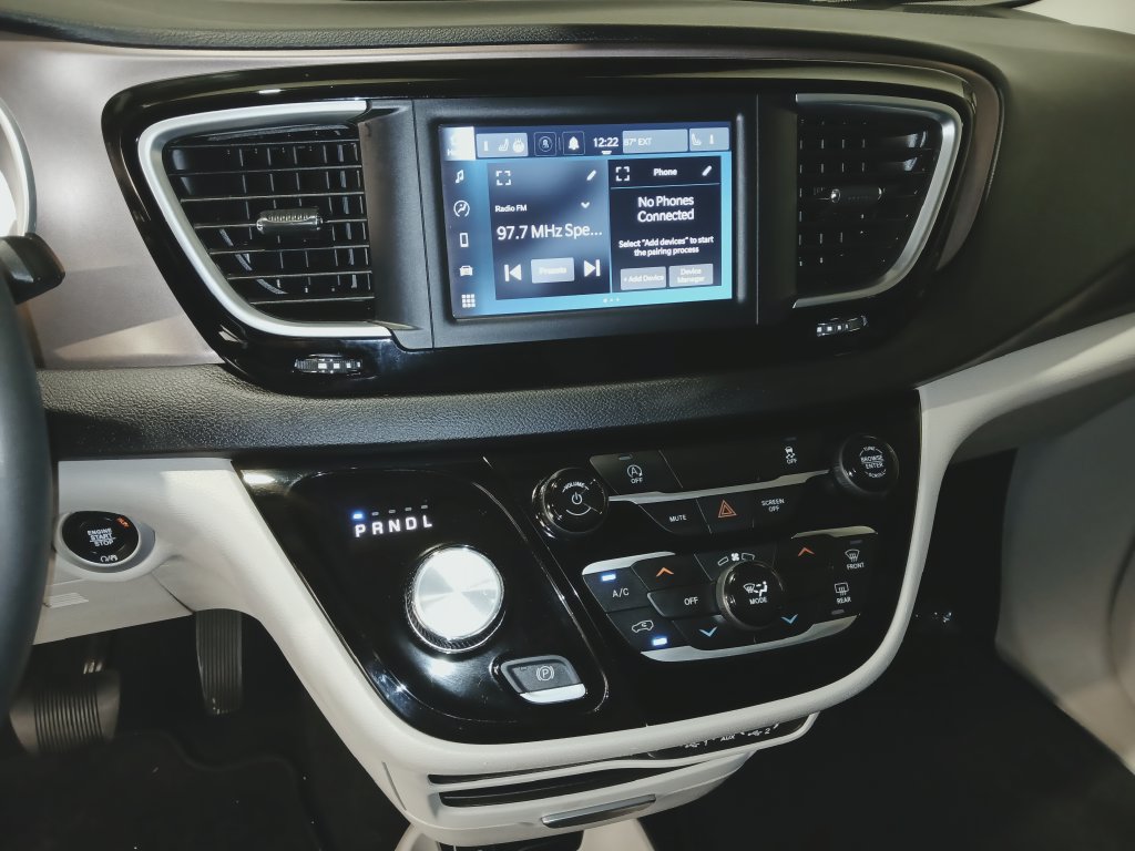 Used 2024 Chrysler Voyager LX FWD image 19