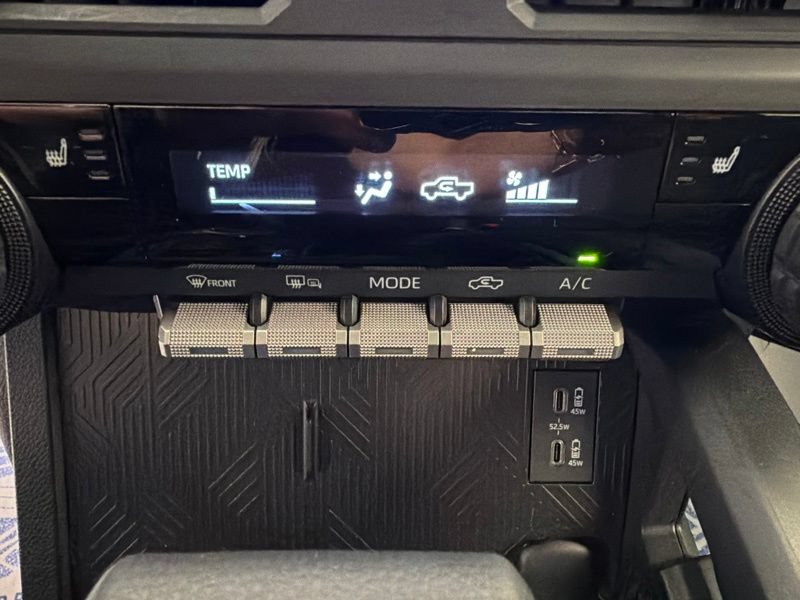 Used 2025 Toyota Tacoma SR5 AWD/4WD image 29