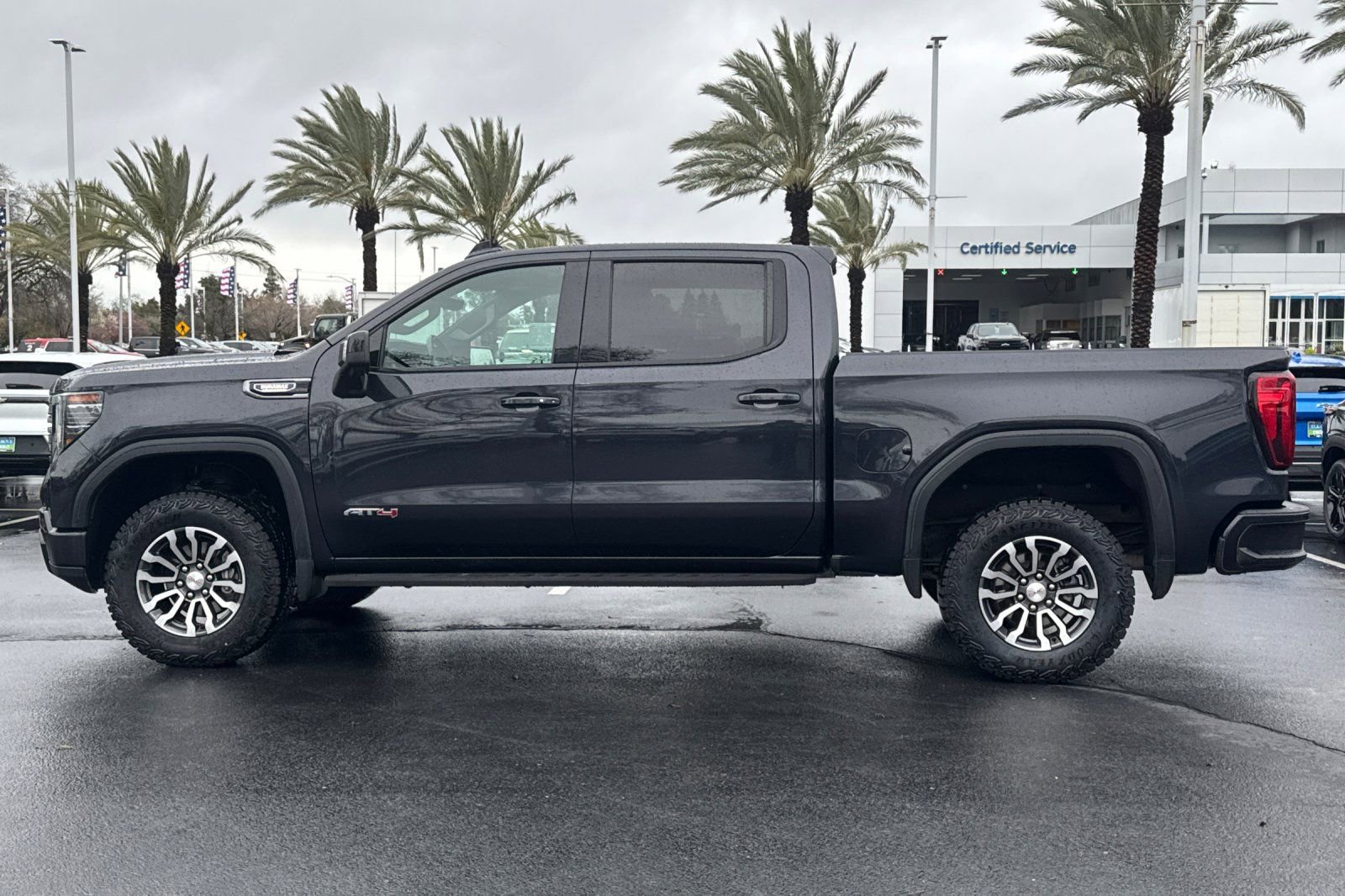 Used 2023 GMC Sierra 1500 AT4 w/ AT4 Premium Package image 6