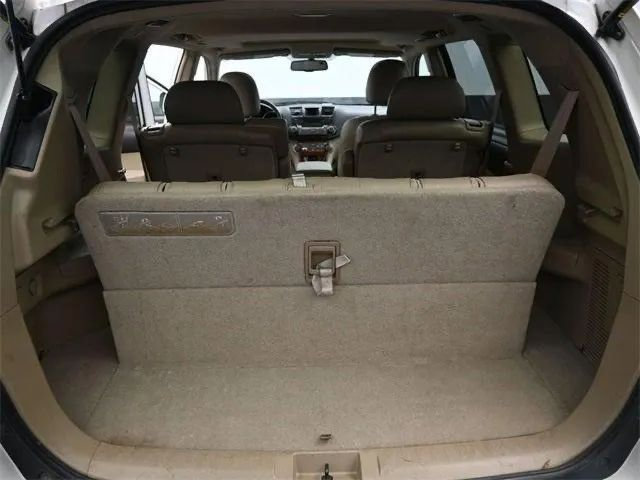 Used 2010 Toyota Highlander Limited image 20
