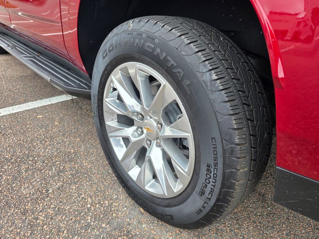 New 2025 Chevrolet Suburban Premier image 27