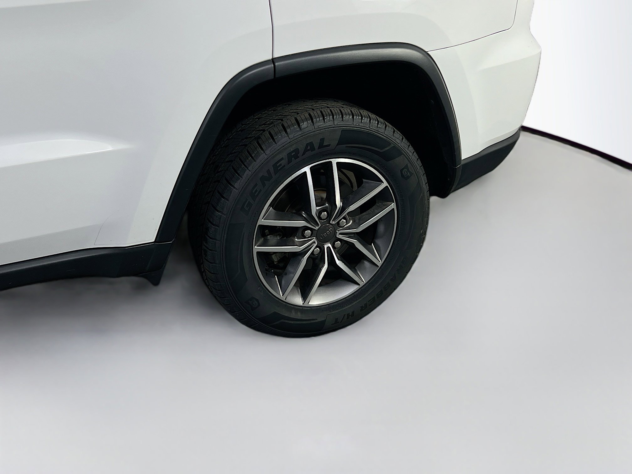 Used 2022 Jeep Grand Cherokee Limited image 30