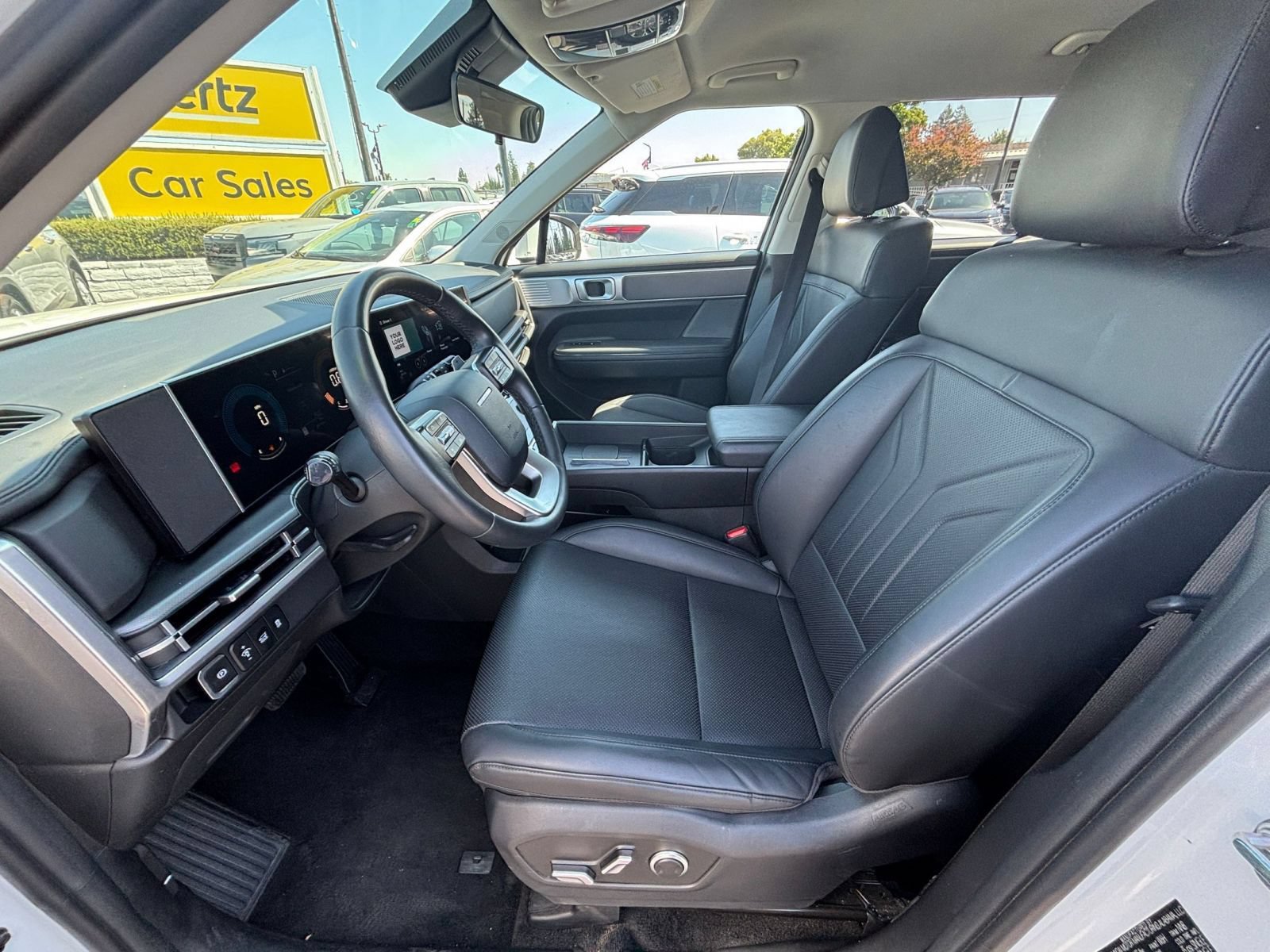 Used 2025 Hyundai Santa Fe SEL AWD/4WD image 30