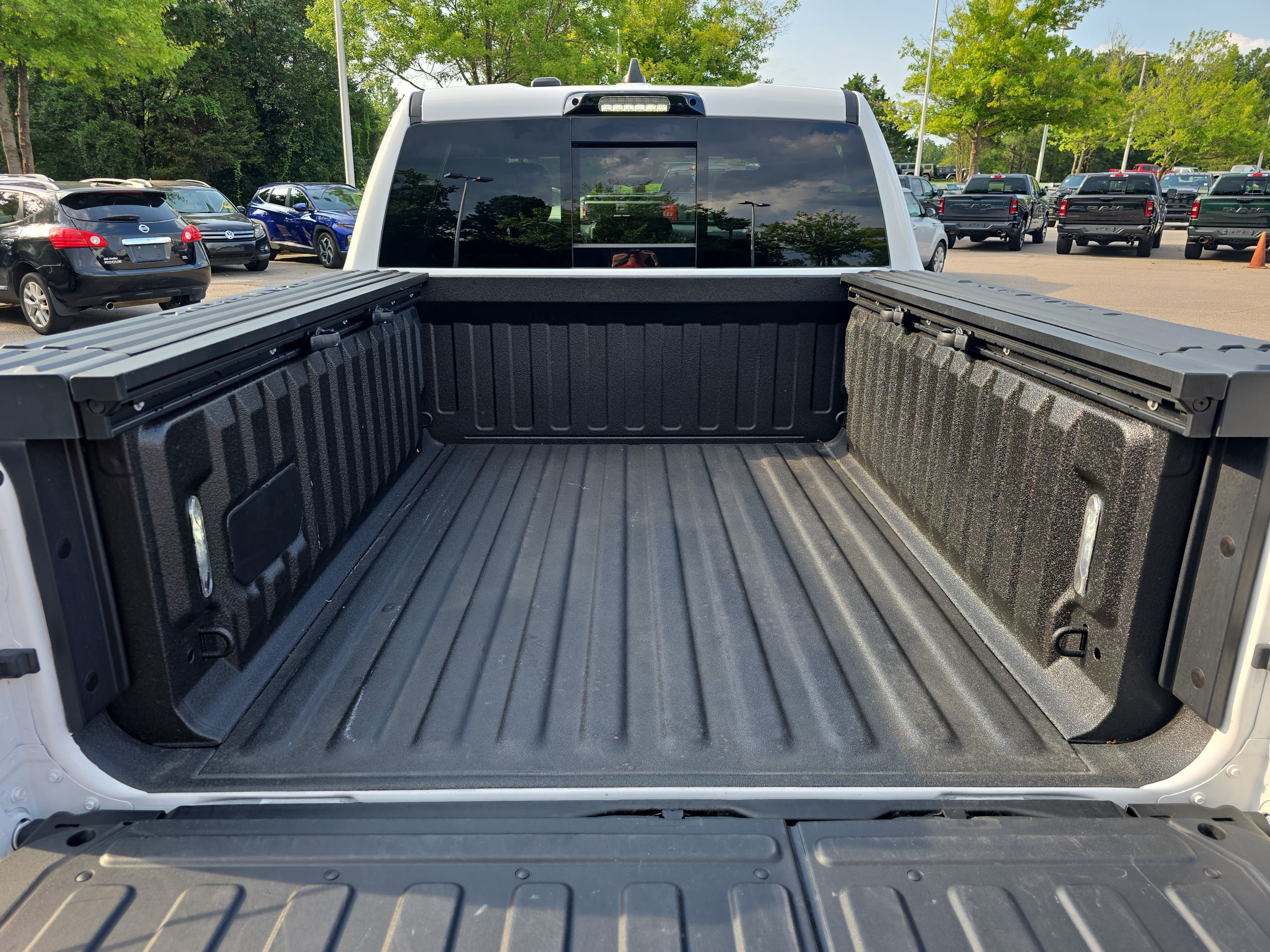 Used 2025 RAM 1500 Limited AWD/4WD image 12