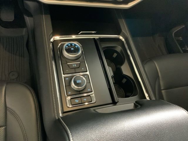 Used 2023 Ford Expedition Max XLT image 21