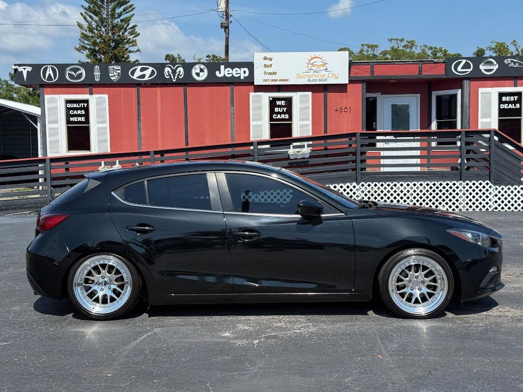 Used 2016 MAZDA MAZDA3 i Sport w/ Preferred Equipment Package image 4