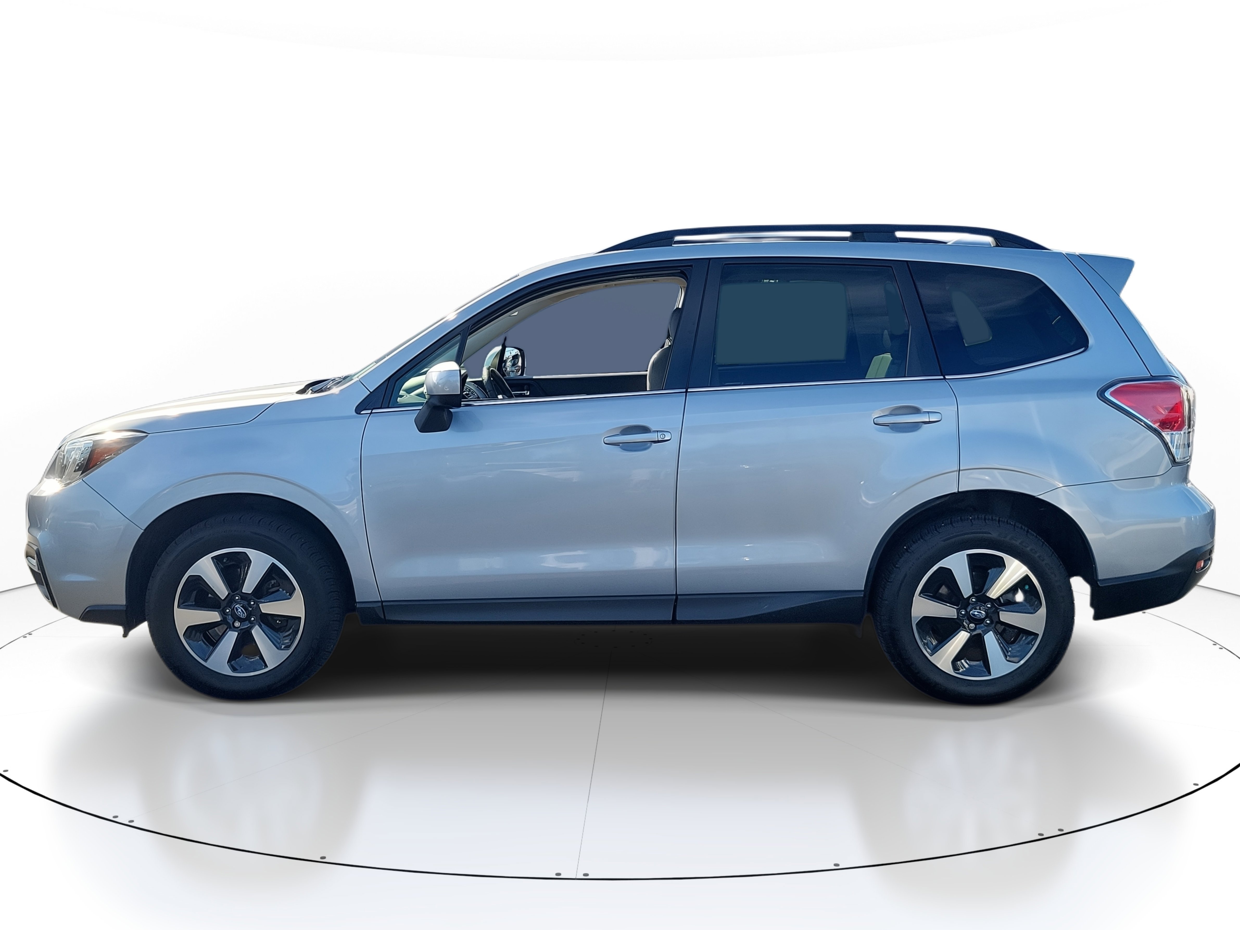 Used 2018 Subaru Forester 2.5i Limited image 3