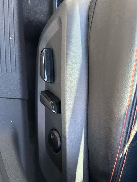 Certified 2025 Nissan Rogue SV image 28