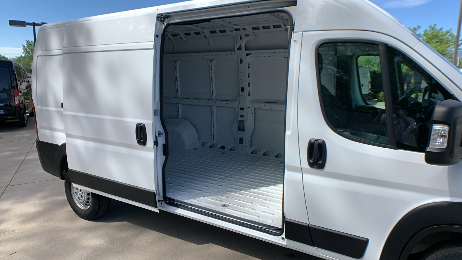 Used 2024 RAM ProMaster 2500 w/ Safety Group FWD image 23