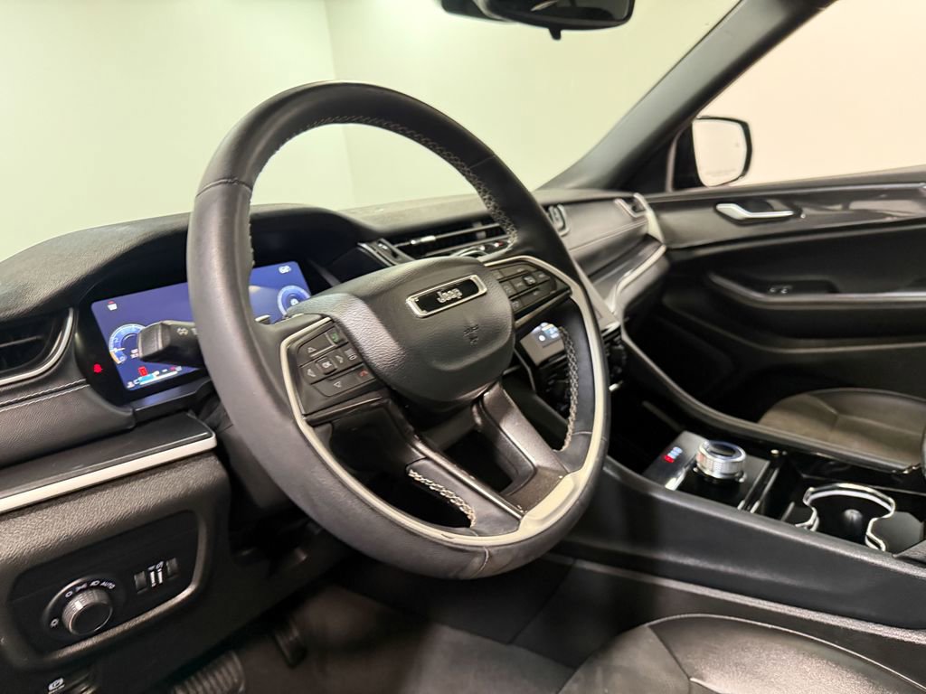 Used 2023 Jeep Grand Cherokee L Laredo AWD/4WD image 76