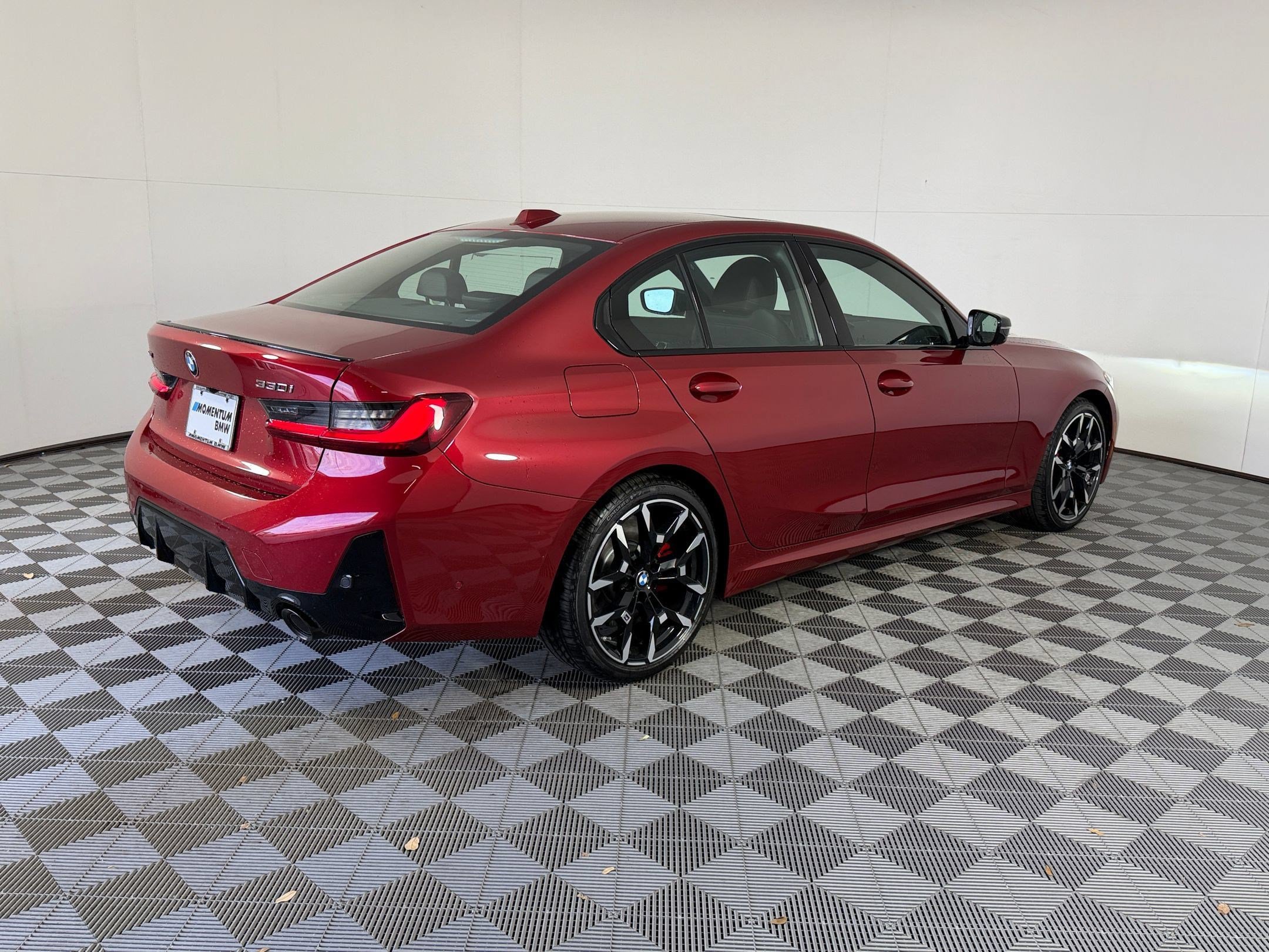 Used 2026 BMW 330i xDrive Sedan w/ M Sport Package AWD/4WD image 9