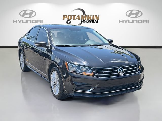 Used 2017 Volkswagen Passat 1.8T SE FWD image 3