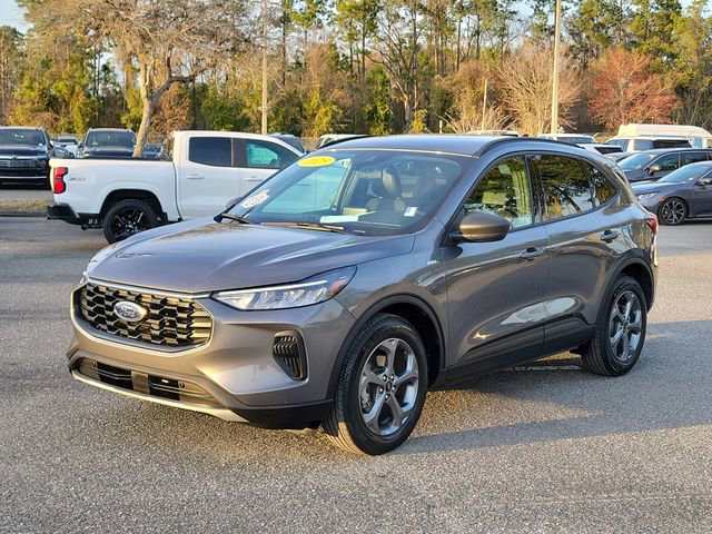 Used 2025 Ford Escape ST-Line image 2