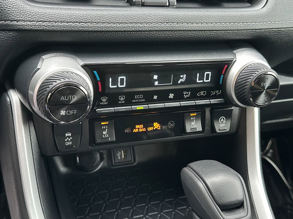 Used 2025 Toyota RAV4 XLE w/ Convenience Package AWD/4WD image 27