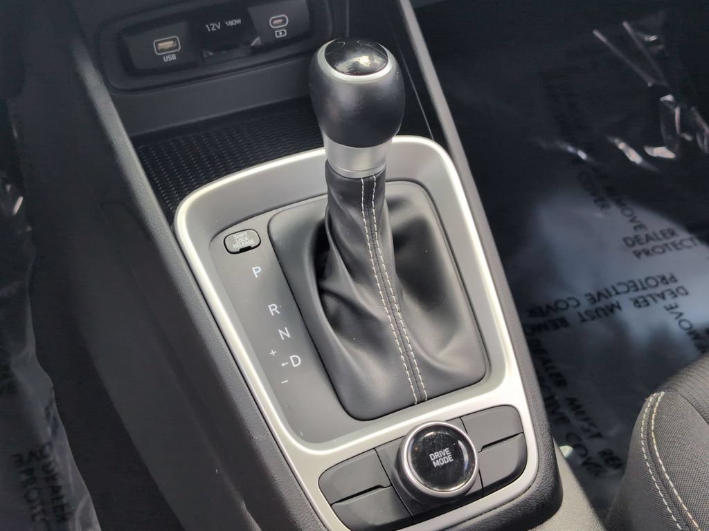 Used 2025 Hyundai Venue SEL FWD image 19