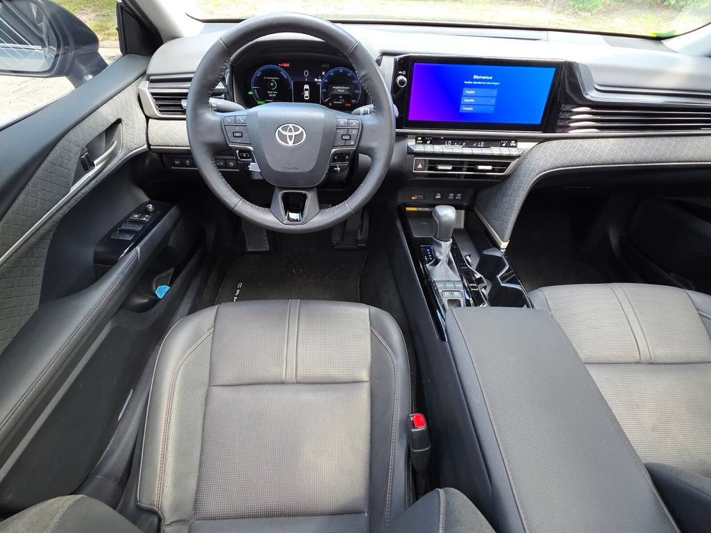 Certified 2025 Toyota Camry XLE FWD image 6