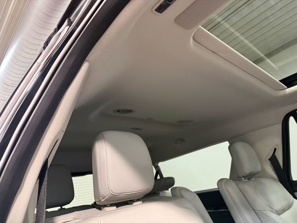 Used 2025 Ford Expedition Max Platinum w/ Driver's Package AWD/4WD image 15