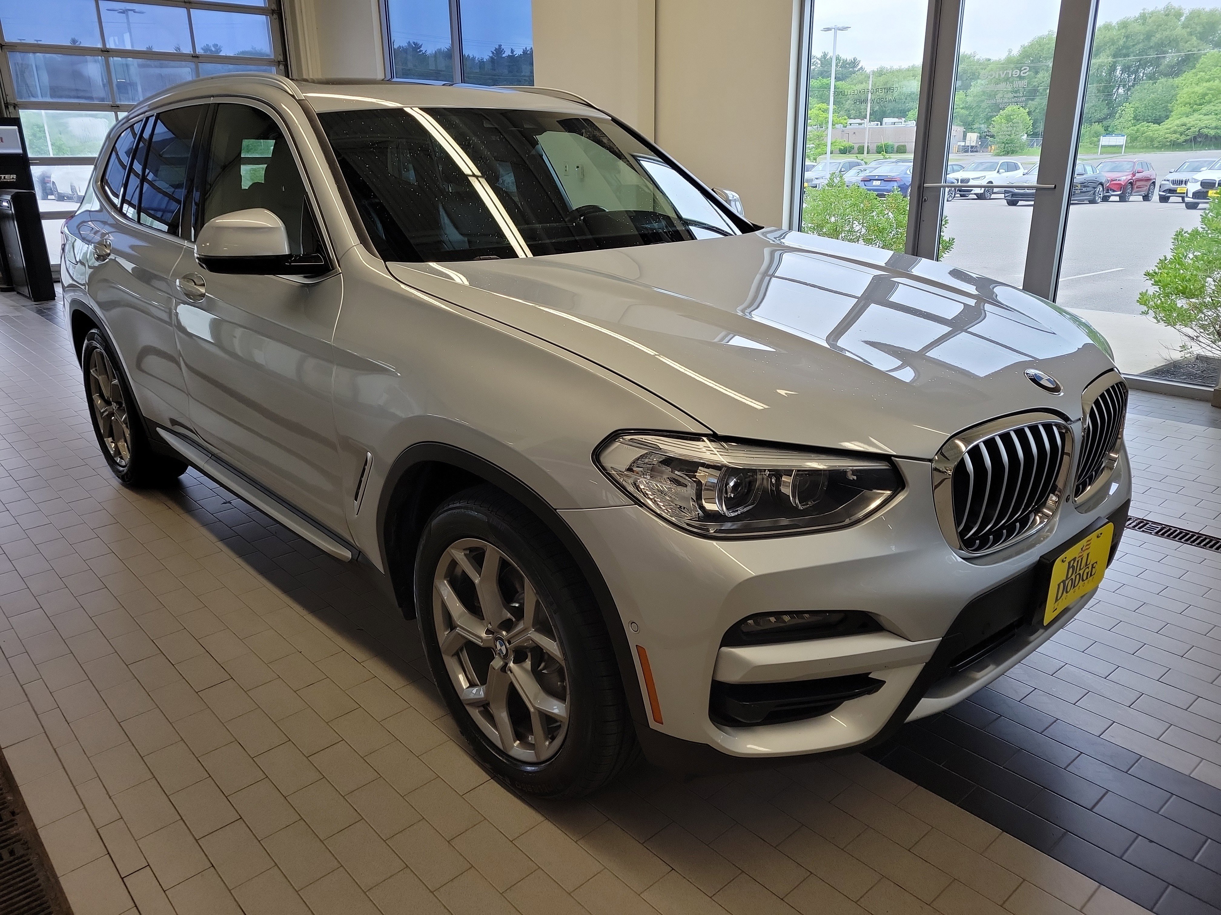 Used 2021 BMW X3 xDrive30i w/ Premium Package AWD/4WD image 3
