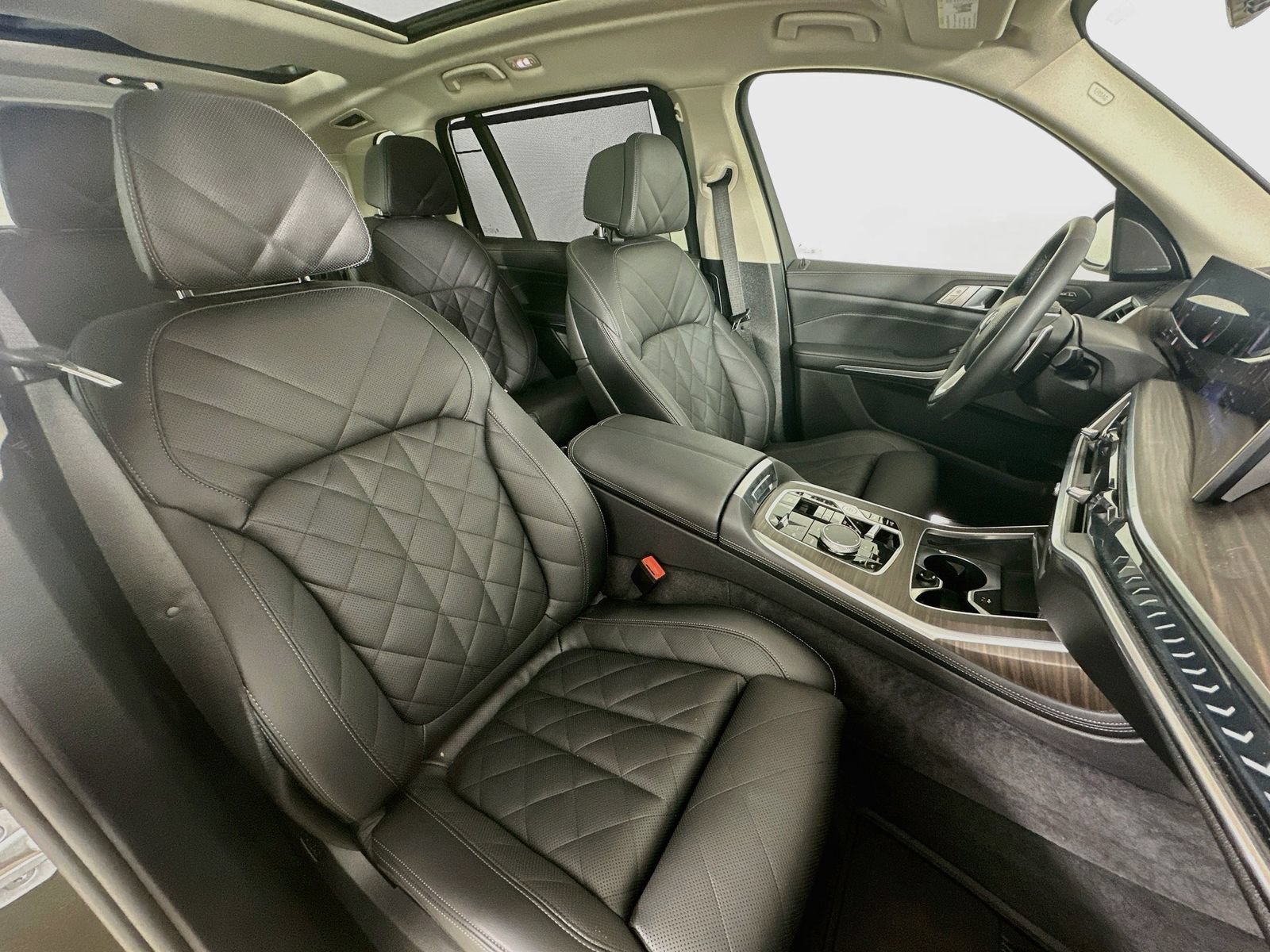 Used 2026 BMW X7 xDrive40i w/ Premium Package AWD/4WD image 47