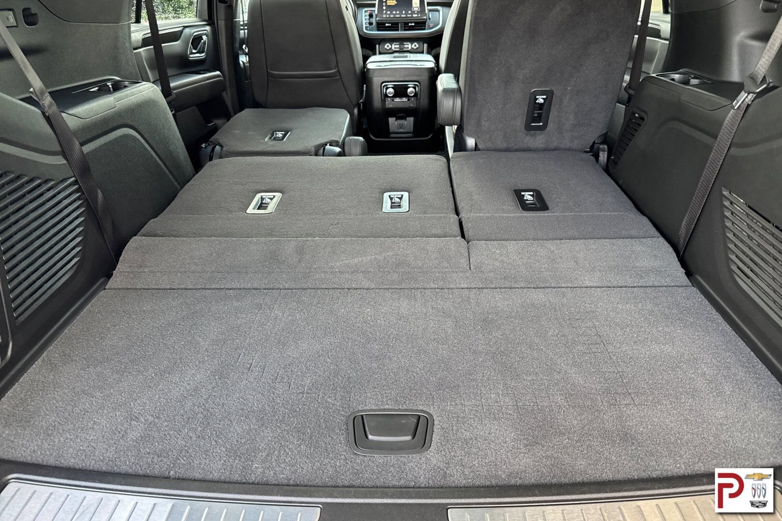 Used 2024 GMC Yukon AT4 w/ Technology Package AWD/4WD image 17